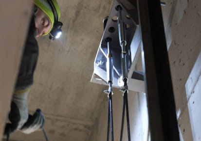 Крок за кроком переходить із фінальної стадії будівництва до запуску.